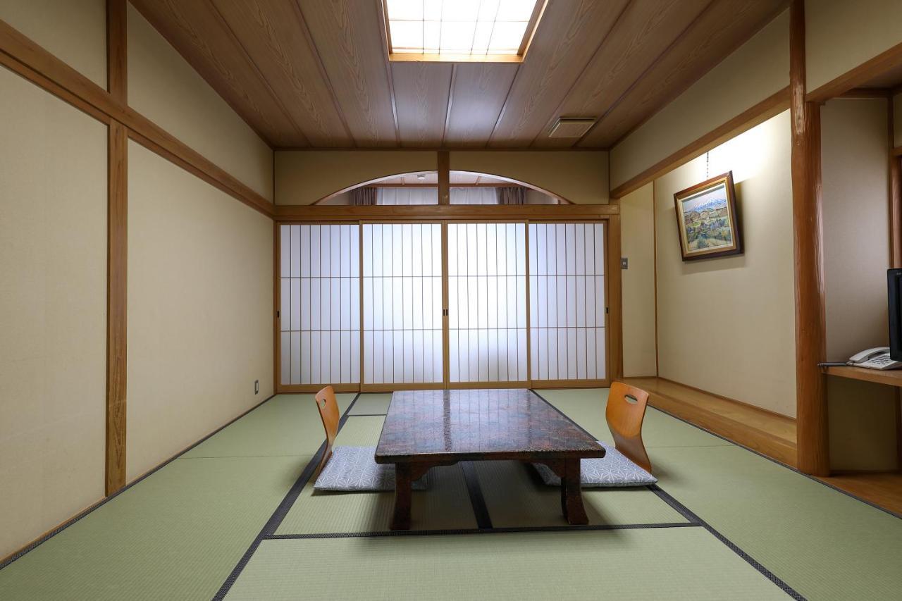 Tsukasaya Ryokan Tsuruoka Eksteriør billede